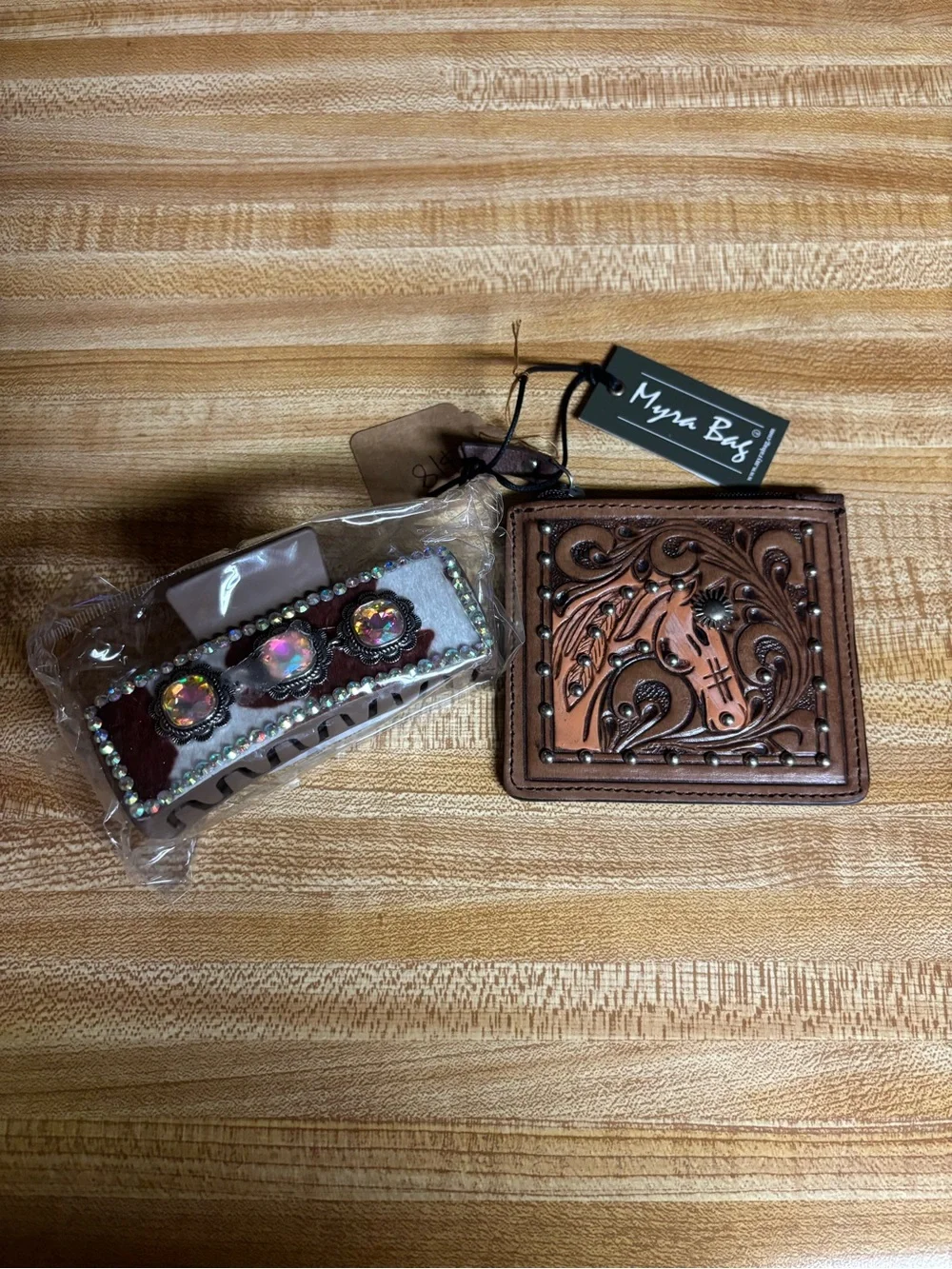 Myra Card Holder & Hair Clip